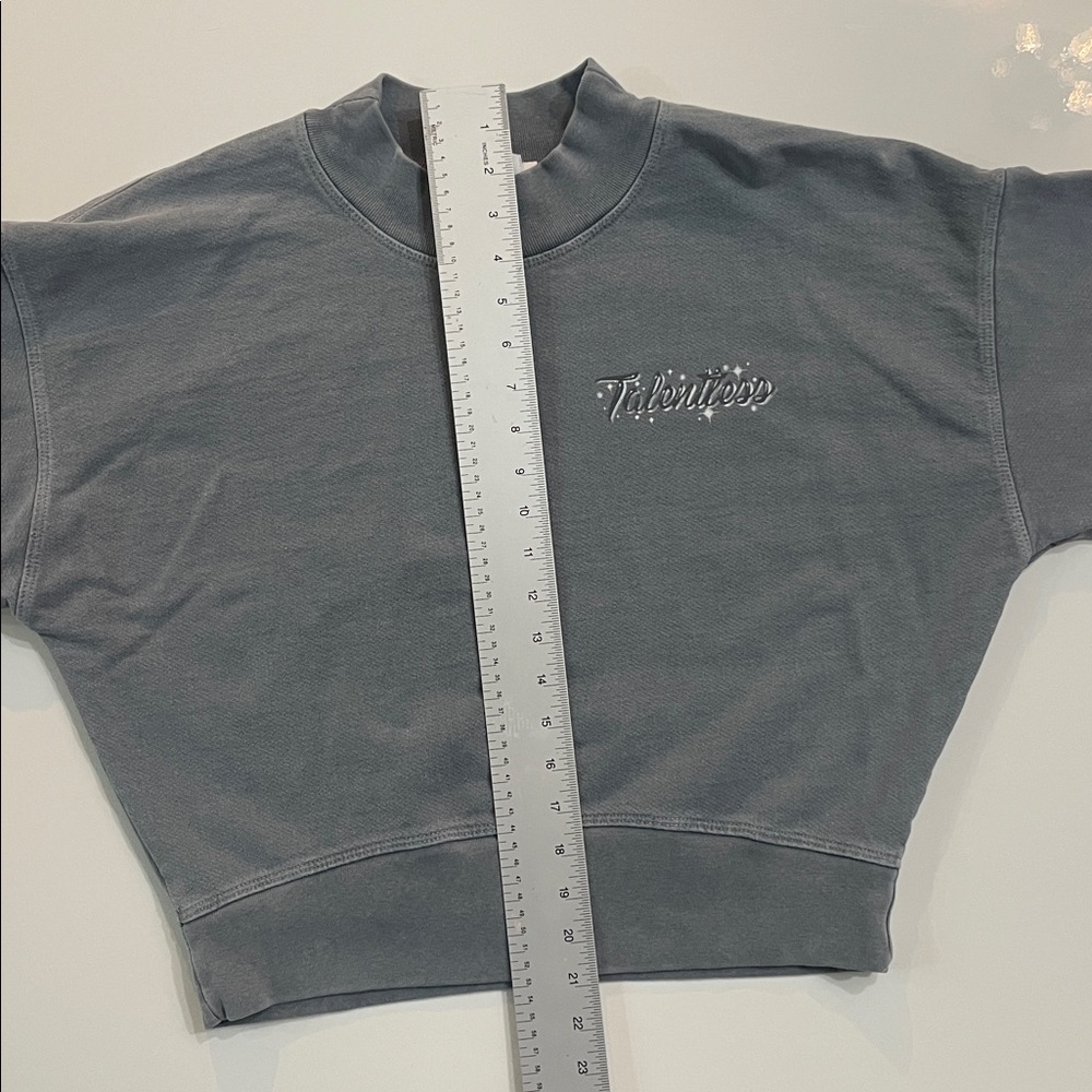 TALENTLESS Gray Cropped Sweatshirt | Size M | EUC - Picture 8 of 8